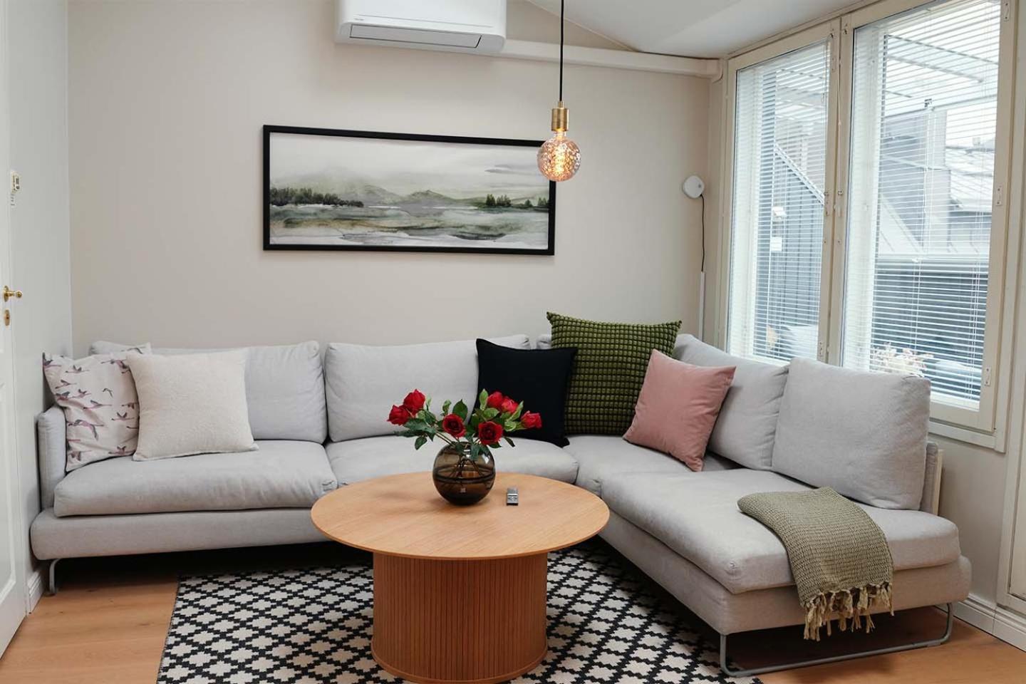 Bright & Modern Scandinavian Attic In Center Huoneisto *